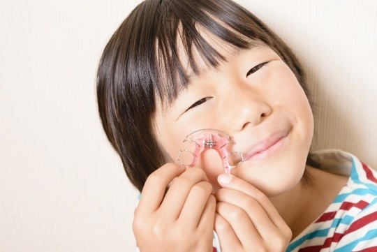 小児矯正(子供の歯並び治療) - しらいし歯科医院(足立区) 小児矯正(子供の歯並び治療) - しらいし歯科医院(足立区)